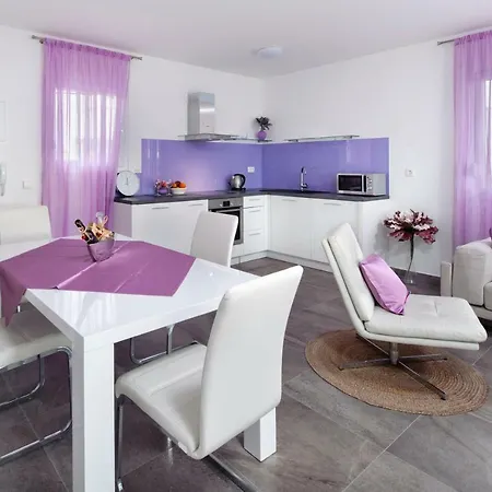 Grzeta Apartment *