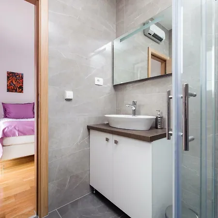 Grzeta Apartamento Podstrana
